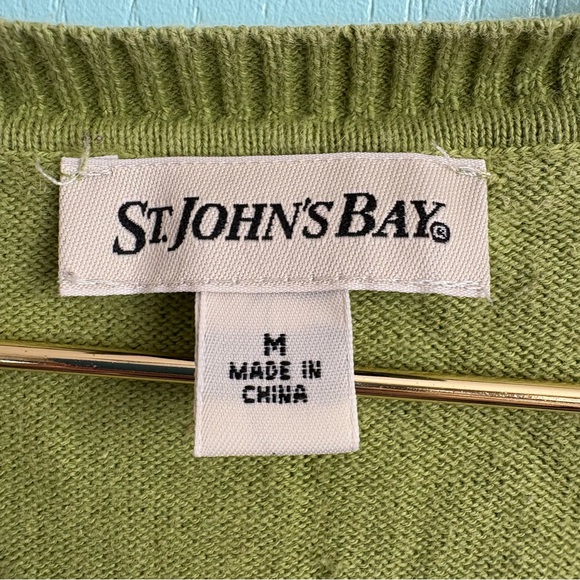 5for20 St. John’s Bay olive green v-neck long sleeve gray white argyle sweater - Picture 5 of 6